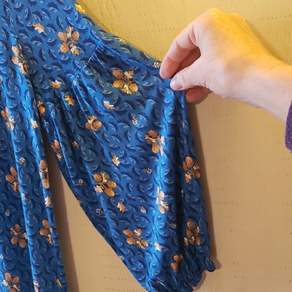 LOFT Floral Blue Top w/Balloon Sleeve - Picture 3 of 5